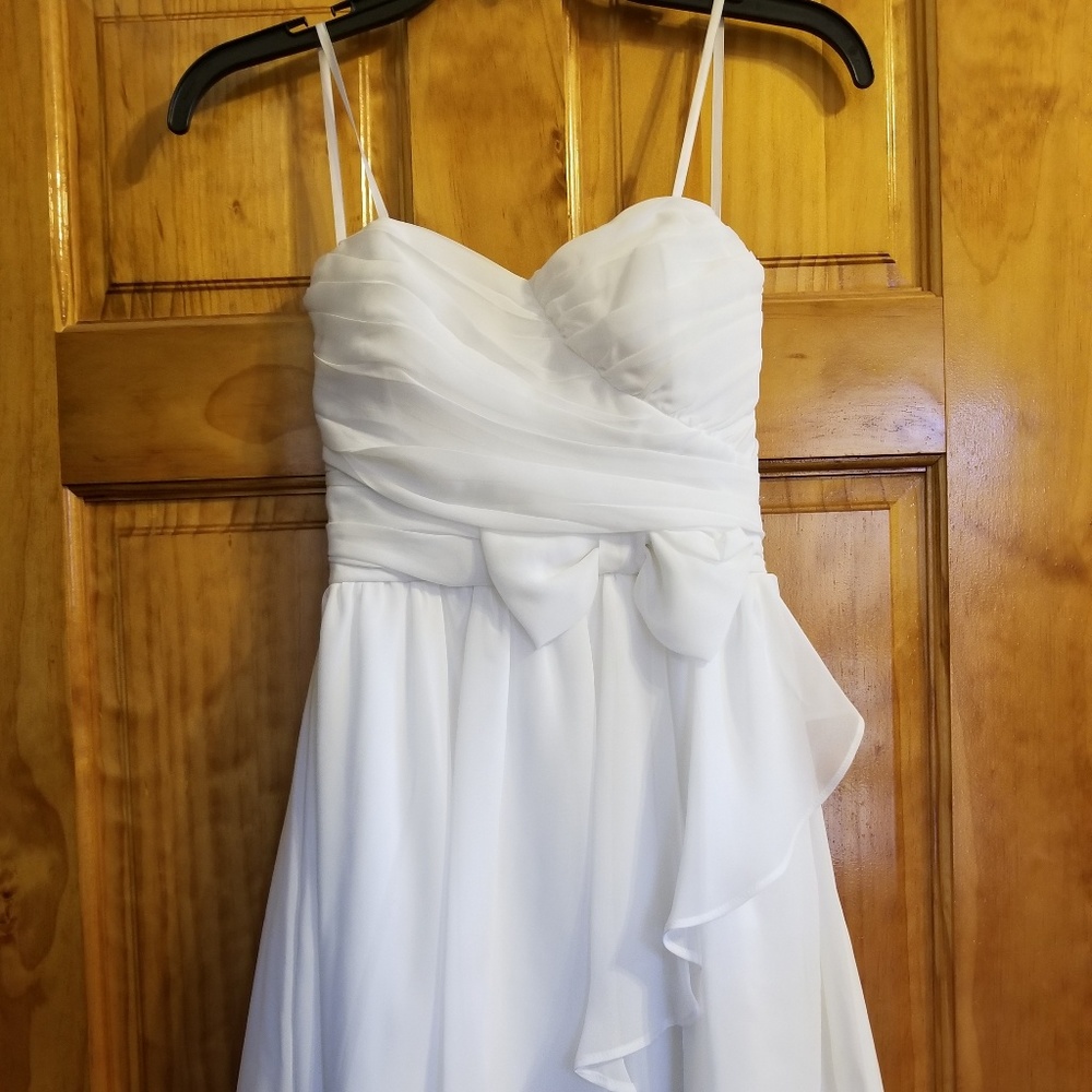 Junior white strapless dress